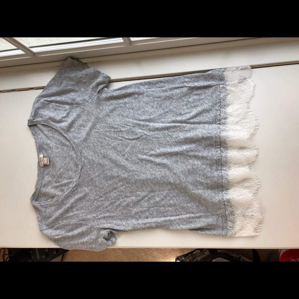 T-shirt with lace bottom